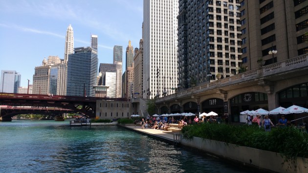 ChicagoRiverwalk1